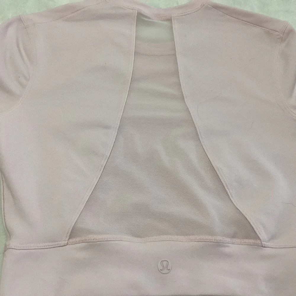 Lululemon Short Stop Crop Top Long Sleeves Pink Mesh Back Activewear Athleisure - Picture 6 of 10